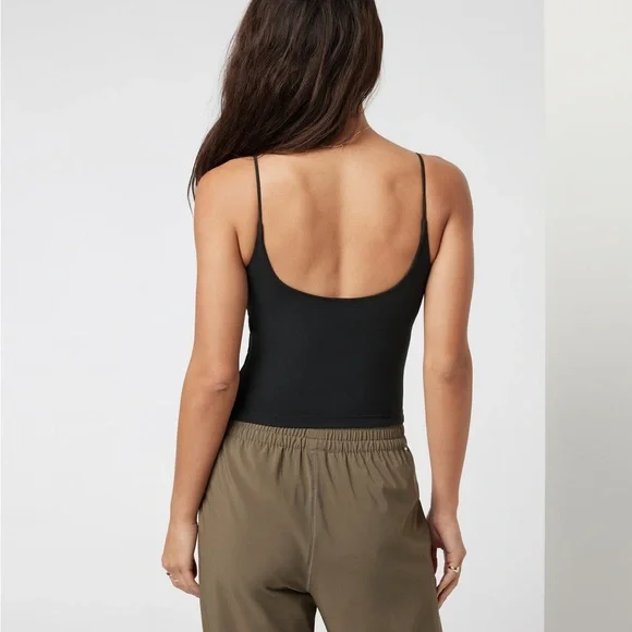 Vuori Lux Cami XL in Black - Picture 3 of 4